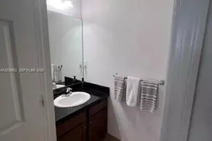 954 SW 147th Ave, Pembroke Pines, FL 33027 - Photo 3