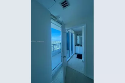 60 SW 13th St #2819, Miami, FL 33130 - Photo 3