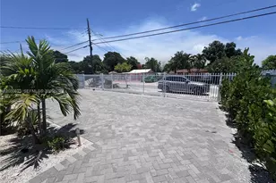 850 NW 109th St, Miami, FL 33168 - Photo 15