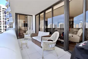 1000 Island Blvd, Aventura, FL 33160 - Photo 15