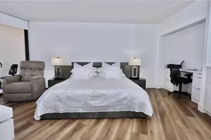 1000 Island Blvd, Aventura, FL 33160 - Photo 17
