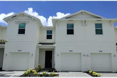 654 SE Lake Falls St #654, Port Saint Lucie, FL 34984 - Photo 1