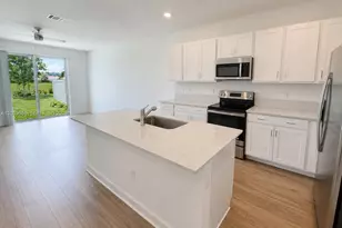 654 SE Lk Fls St, Port Saint Lucie, FL 34984 - Photo 3