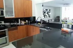 546 NE 199th Ln, Miami, FL 33179 - Photo 5
