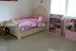 546 NE 199th Ln, Miami, FL 33179 - Photo 15