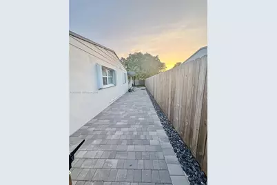 3010 N 73rd Ave, Hollywood, FL 33024 - Photo 21