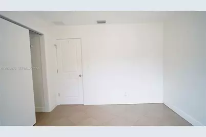 323 Northlake Dr #323/325, North Palm Beach, FL 33408 - Photo 9