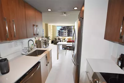 540 Brickell Key Dr #1025, Miami, FL 33131 - Photo 9