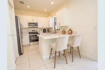 11064 W 33rd Way, Hialeah, FL 33018 - Photo 9