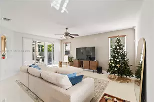 11558 NW 84th St, Doral, FL 33178 - Photo 13