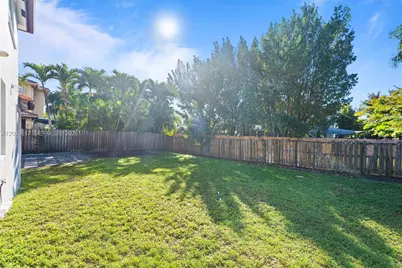 11558 NW 84th  St, Doral, FL 33178 - Photo 3