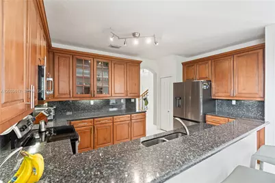 11558 NW 84th  St, Doral, FL 33178 - Photo 7