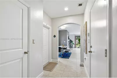 324 NE 194th Ln, Miami, FL 33179 - Photo 5