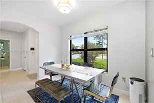 324 NE 194th Ln, Miami, FL 33179 - Photo 11