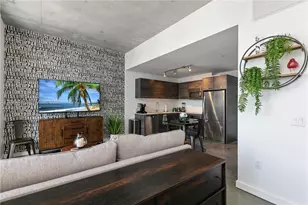 151 SE 1st St, Miami, FL 33131 - Photo 9