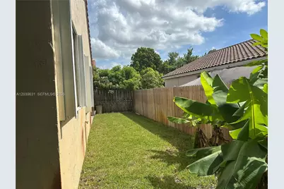 1579 SW 105th Ave, Pembroke Pines, FL 33025 - Photo 5