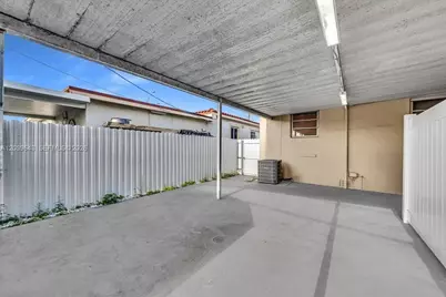 4719 E 8th Ct, Hialeah, FL 33013 - Photo 23