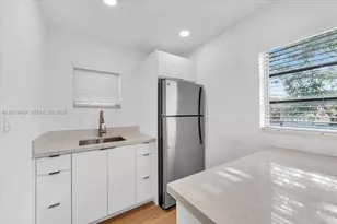 4719 E 8th Ct, Hialeah, FL 33013 - Photo 27