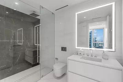 300 Biscayne Blvd Way #4008, Miami, FL 33131 - Photo 9