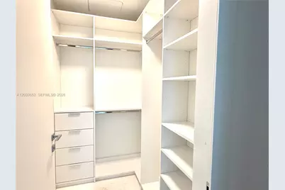 300 Biscayne Blvd Way #4008, Miami, FL 33131 - Photo 11