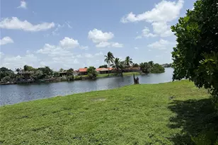 2735 W 66th St, Hialeah, FL 33016 - Photo 25