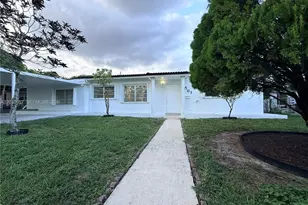 561 W 39th St, Hialeah, FL 33012 - Photo 3