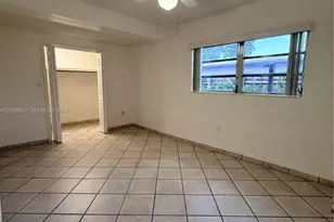 561 W 39th St, Hialeah, FL 33012 - Photo 21