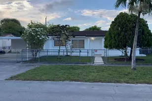 561 W 39th St, Hialeah, FL 33012 - Photo 51