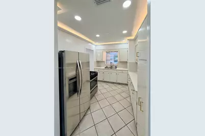 561 W 39th St #n/a, Hialeah, FL 33012 - Photo 47