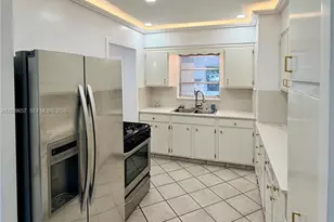 561 W 39th St, Hialeah, FL 33012 - Photo 47