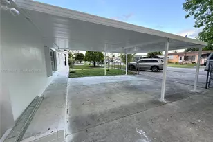 561 W 39th St, Hialeah, FL 33012 - Photo 7