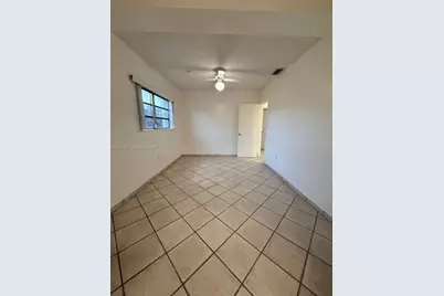 561 W 39th St #n/a, Hialeah, FL 33012 - Photo 23