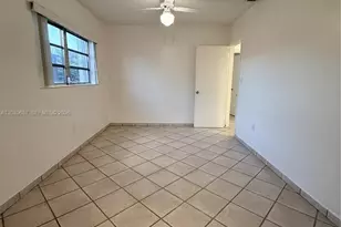 561 W 39th St, Hialeah, FL 33012 - Photo 23