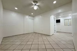 561 W 39th St, Hialeah, FL 33012 - Photo 35