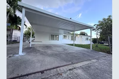 561 W 39th St #n/a, Hialeah, FL 33012 - Photo 5
