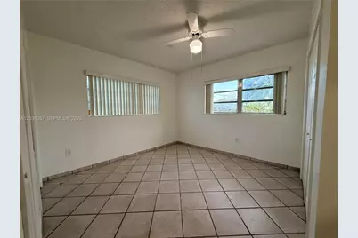 561 W 39th St #n/a, Hialeah, FL 33012 - Photo 27