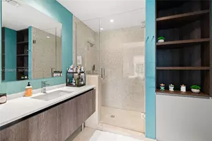 68 SE 6th St, Miami, FL 33131 - Photo 7