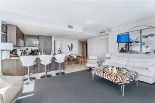 68 SE 6th St, Miami, FL 33131 - Photo 3