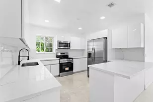 110 NE 152nd St, Miami, FL 33162 - Photo 9