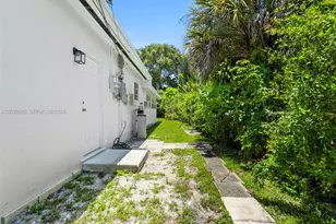 110 NE 152nd St, Miami, FL 33162 - Photo 43