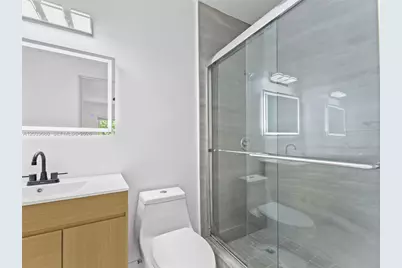 110 NE 152nd St, Miami, FL 33162 - Photo 35