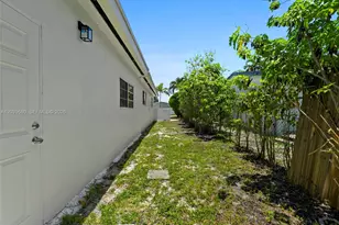 110 NE 152nd St, Miami, FL 33162 - Photo 47