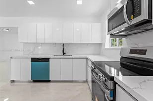 110 NE 152nd St, Miami, FL 33162 - Photo 17