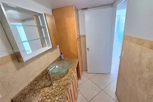 11930 N Bayshore Dr, North Miami, FL 33181 - Photo 17