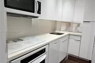 3701 N Country Club Dr, Aventura, FL 33180 - Photo 13