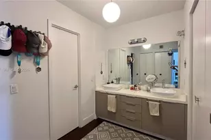 3701 N Country Club Dr, Aventura, FL 33180 - Photo 19