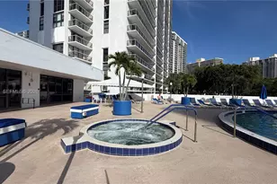 3701 N Country Club Dr, Aventura, FL 33180 - Photo 39