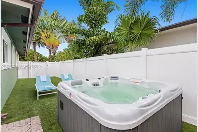 2580 SE 2nd Ct, Pompano Beach, FL 33062 - Photo 17