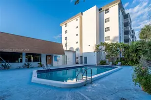 16851 NE 23rd Ave, North Miami Beach, FL 33160 - Photo 21