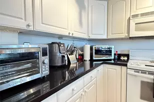 540 Brickell Key Dr, Miami, FL 33131 - Photo 5